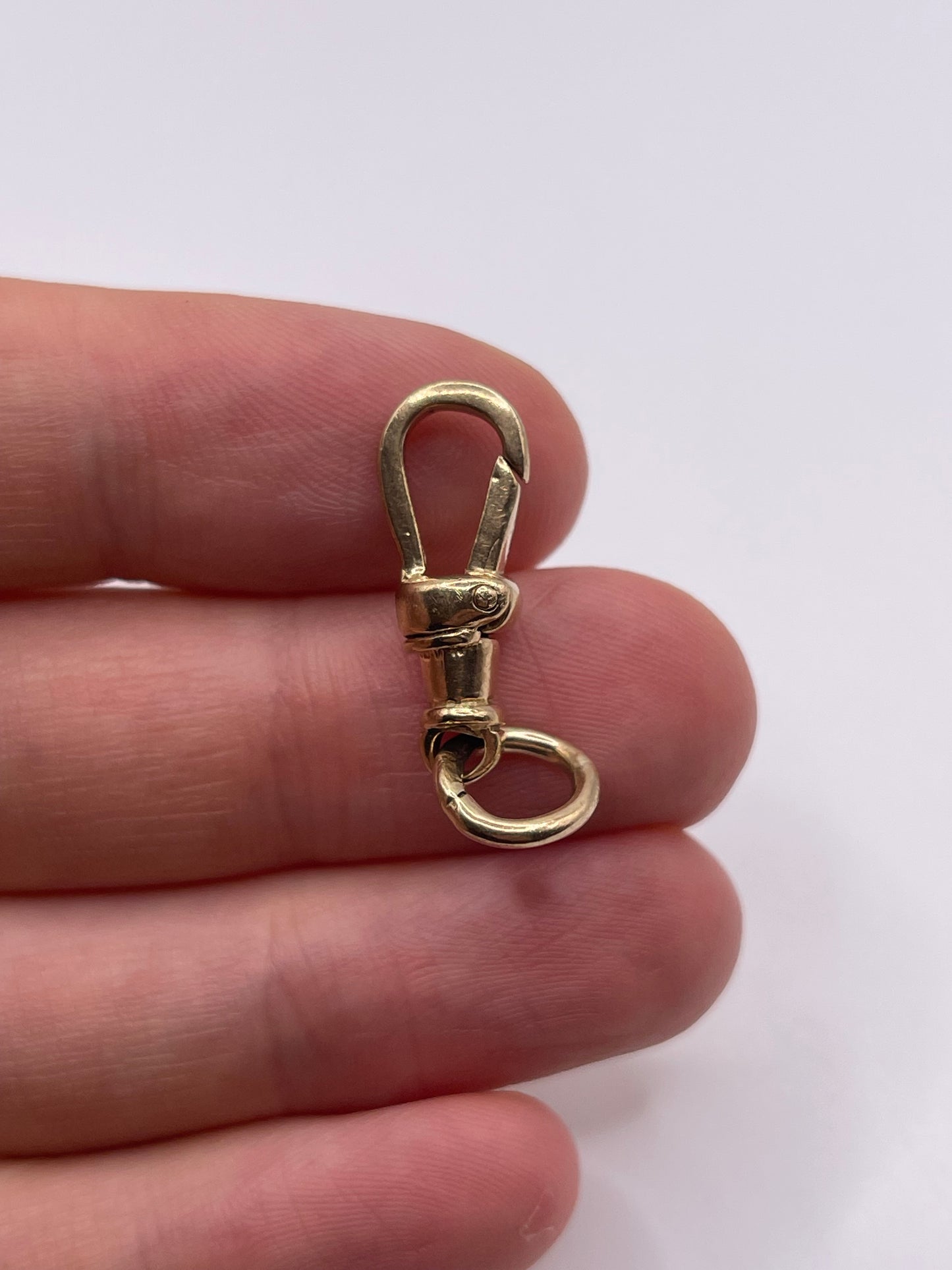 9ct gold dog clip 1