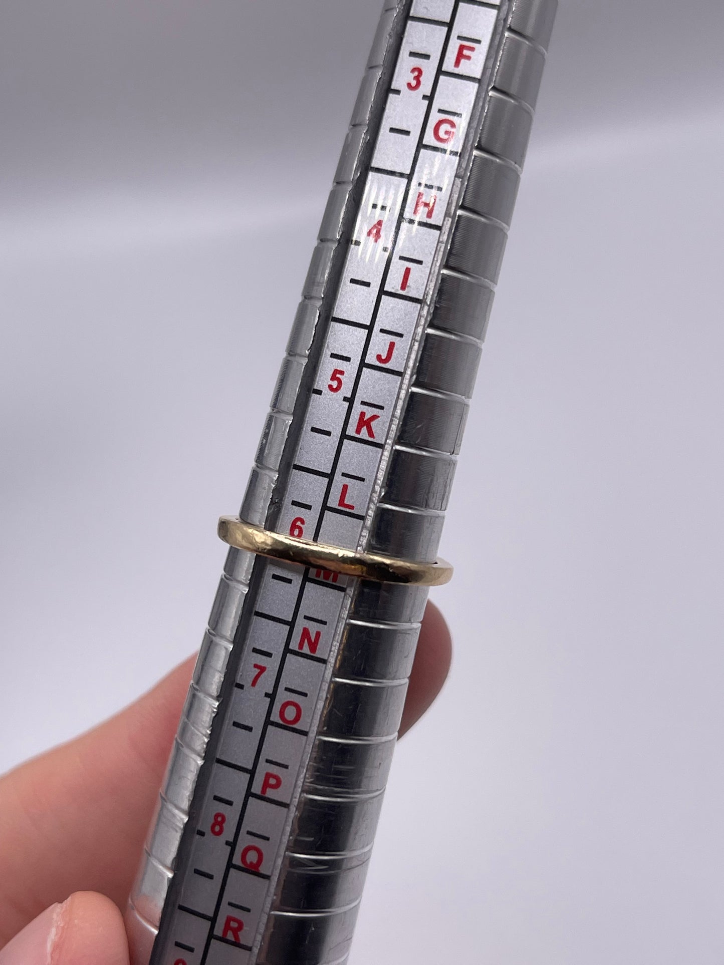 9ct gold sapphire and diamond ring