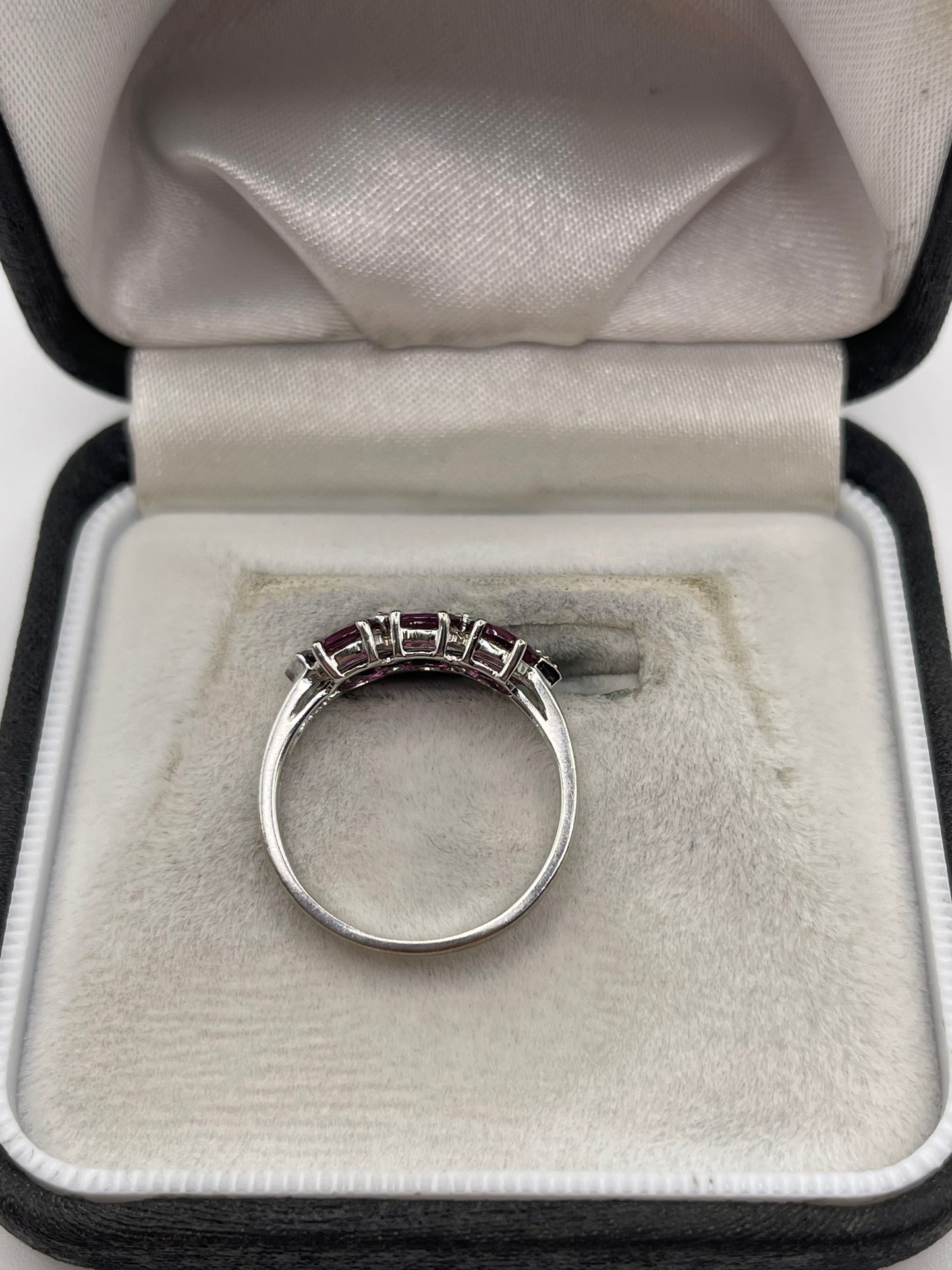 9ct white gold garnet and diamond ring