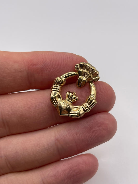 9ct gold ckaddagh pendant
