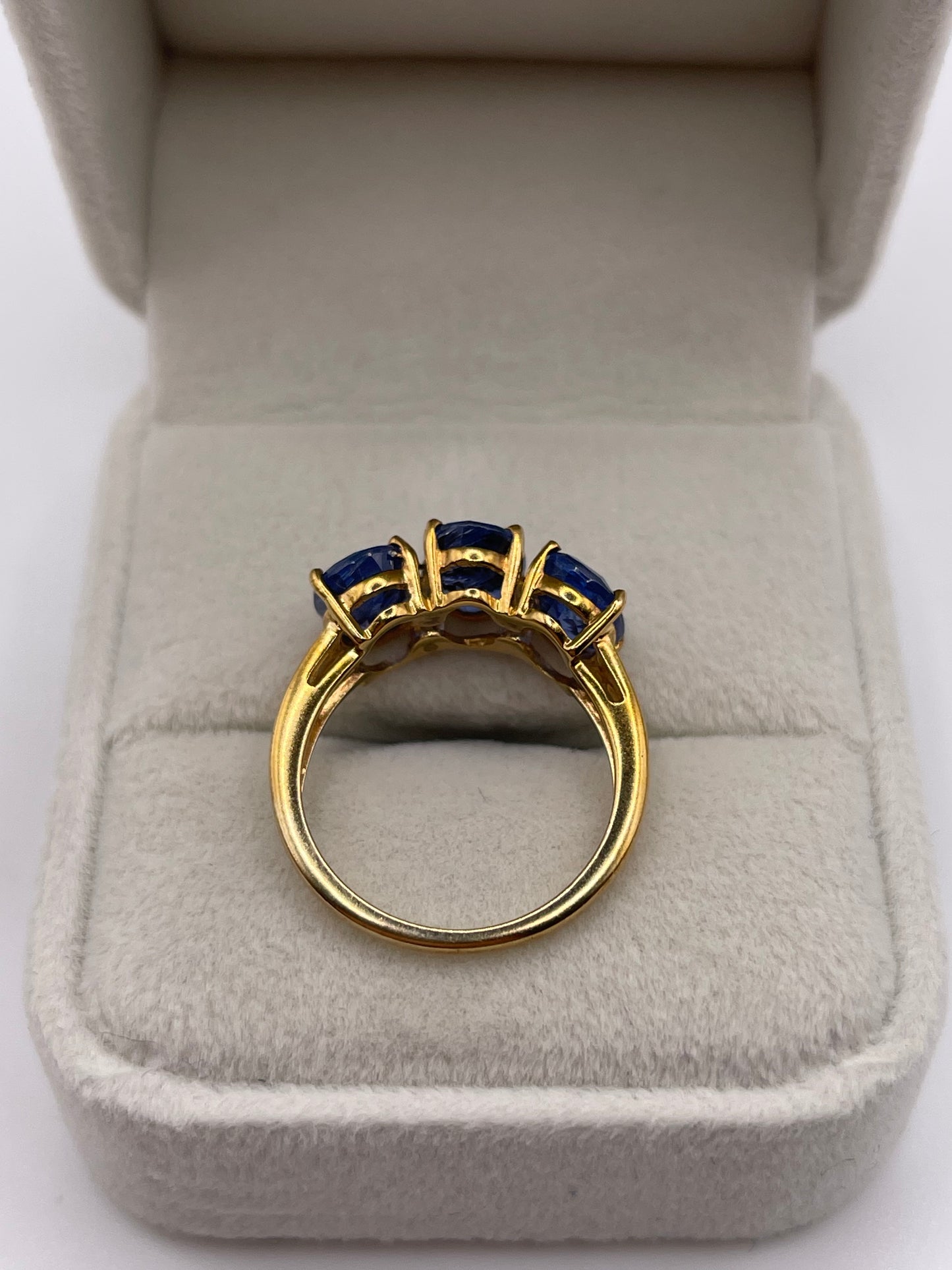 9ct gold kyanite ring