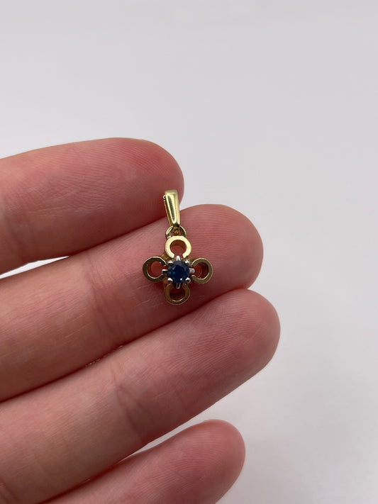 9ct gold sapphire pendant