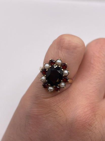 9ct gold garnet and pearl ring