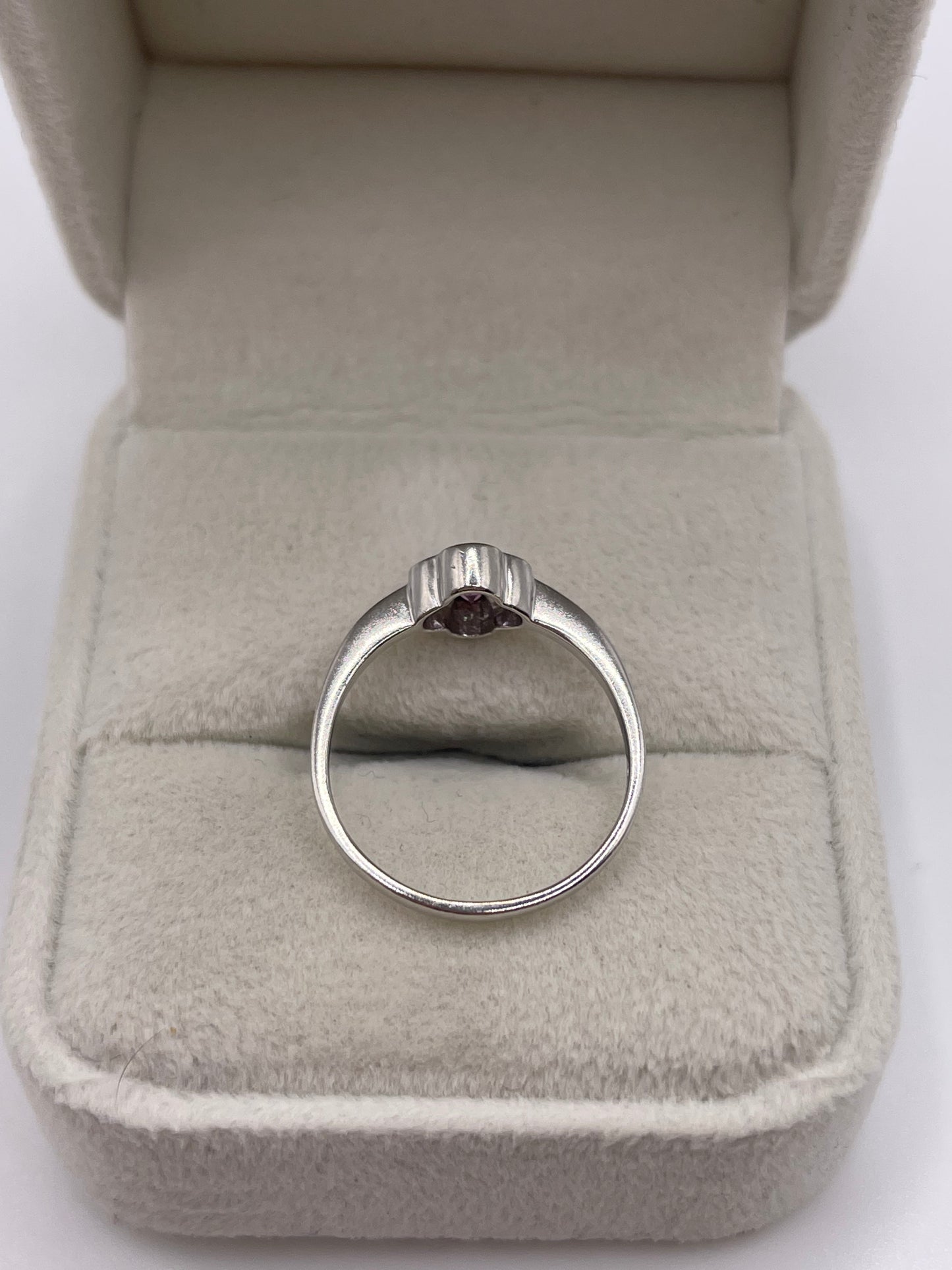 9ct white gold pink sapphire ring