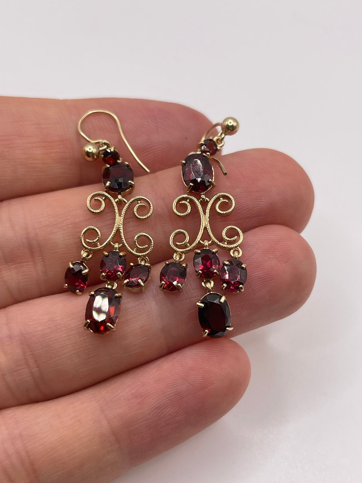 9ct gold garnet earrings