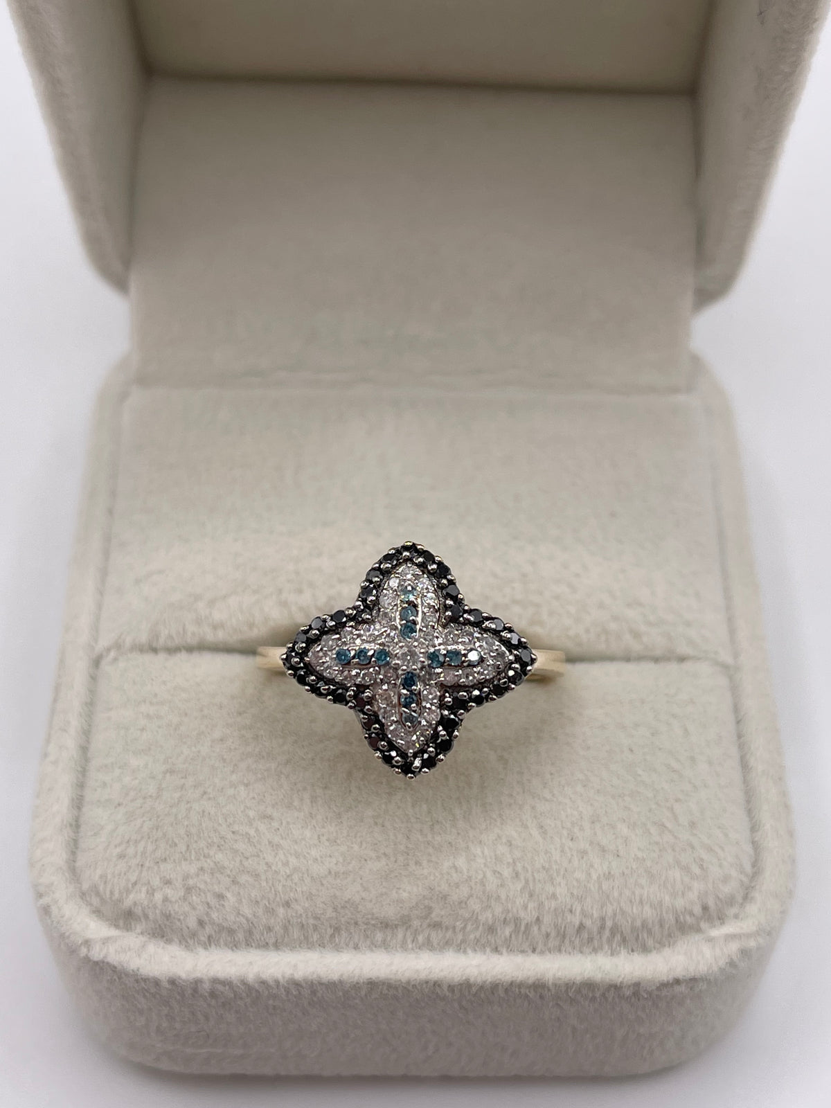 9ct gold diamond cluster ring