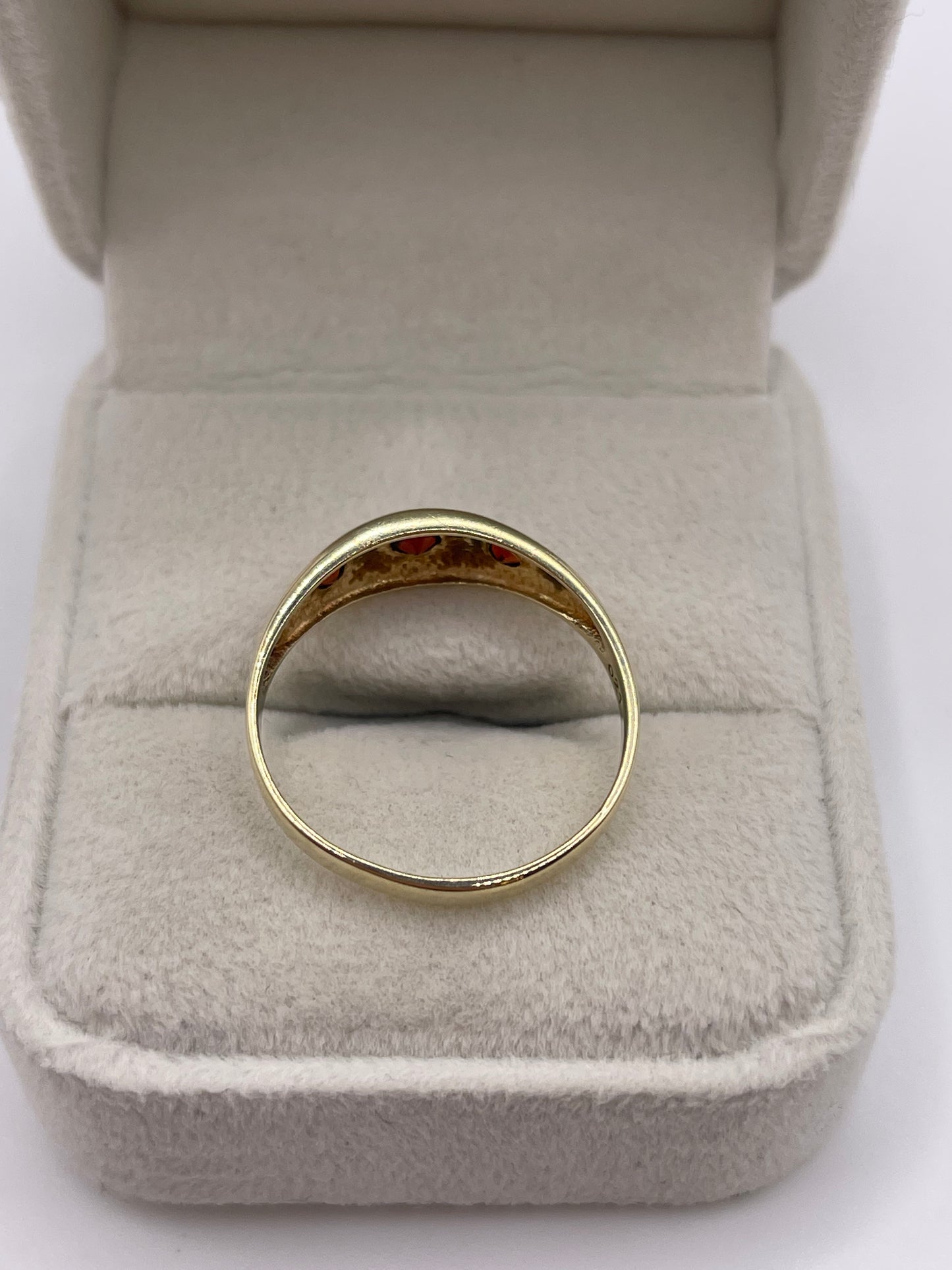 9ct gold garnet gypsy ring