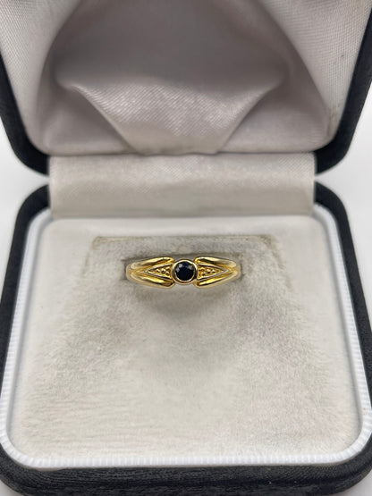 9ct gold sapphire ring
