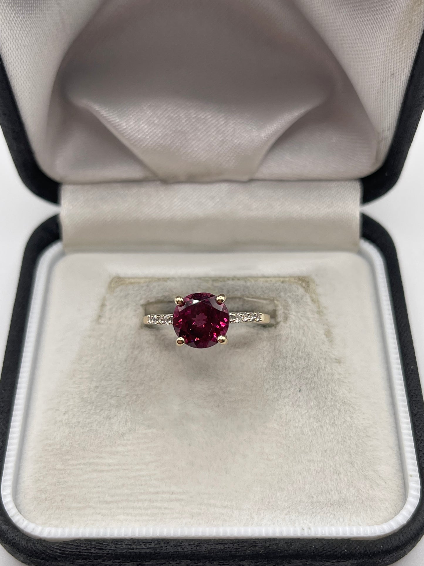 9ct gold garnet and zircon ring