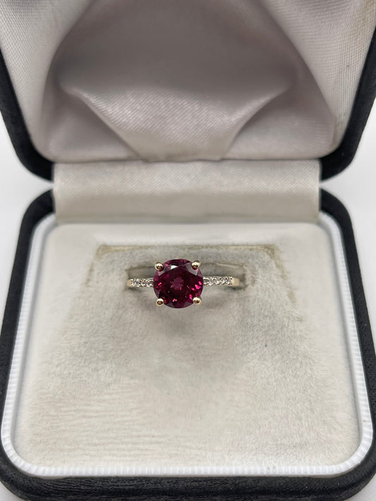 9ct gold garnet and zircon ring