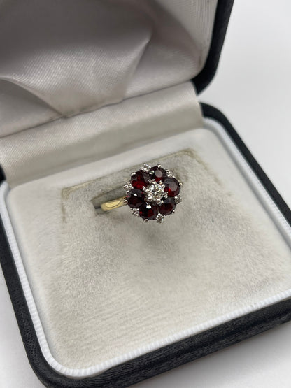 18ct gold garnet and diamond ring