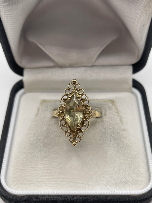 9ct gold quartz ring