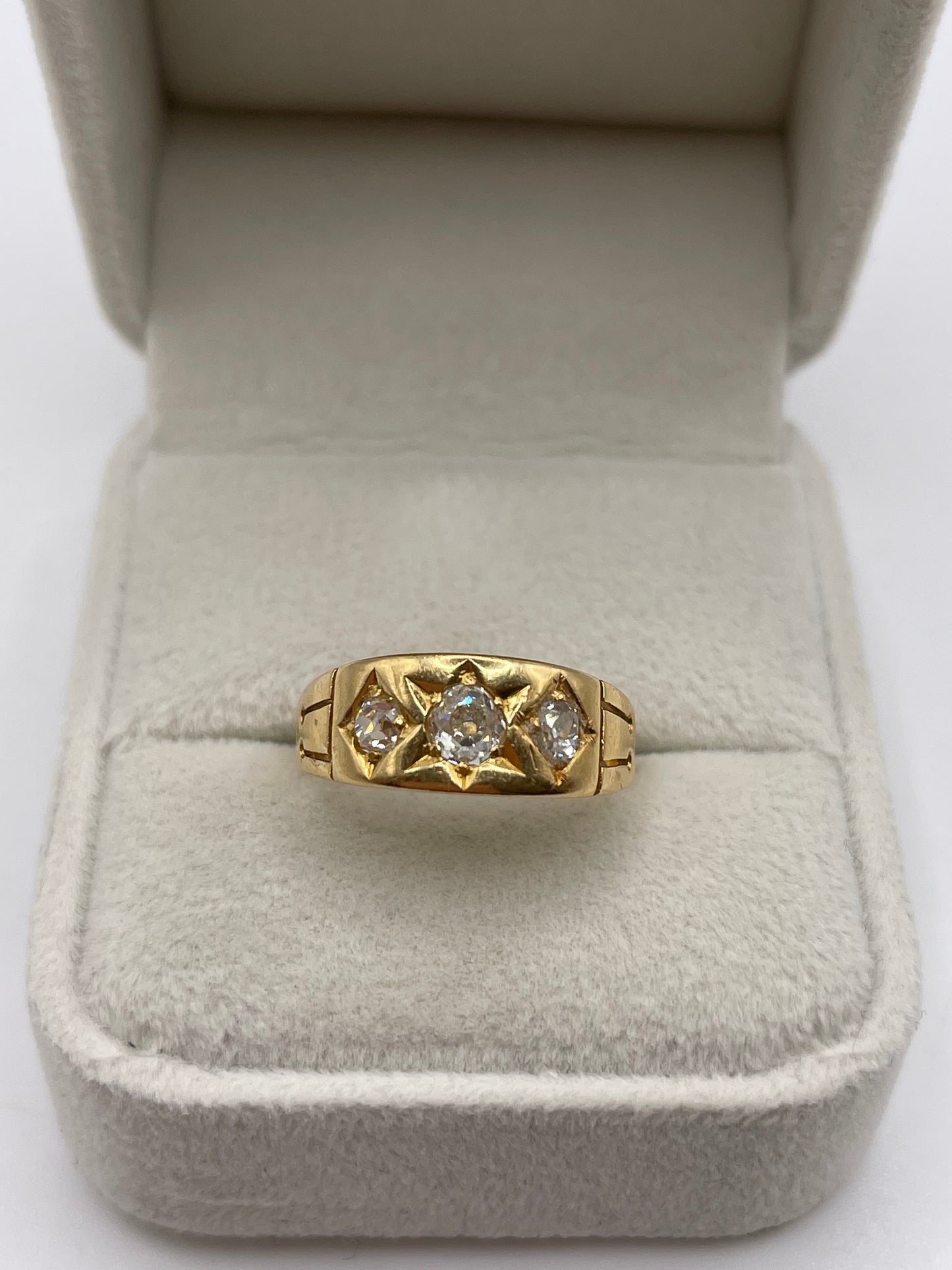 Antique 18ct gold diamond gypsy ring