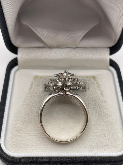 18ct white gold spinning diamond cluster ring