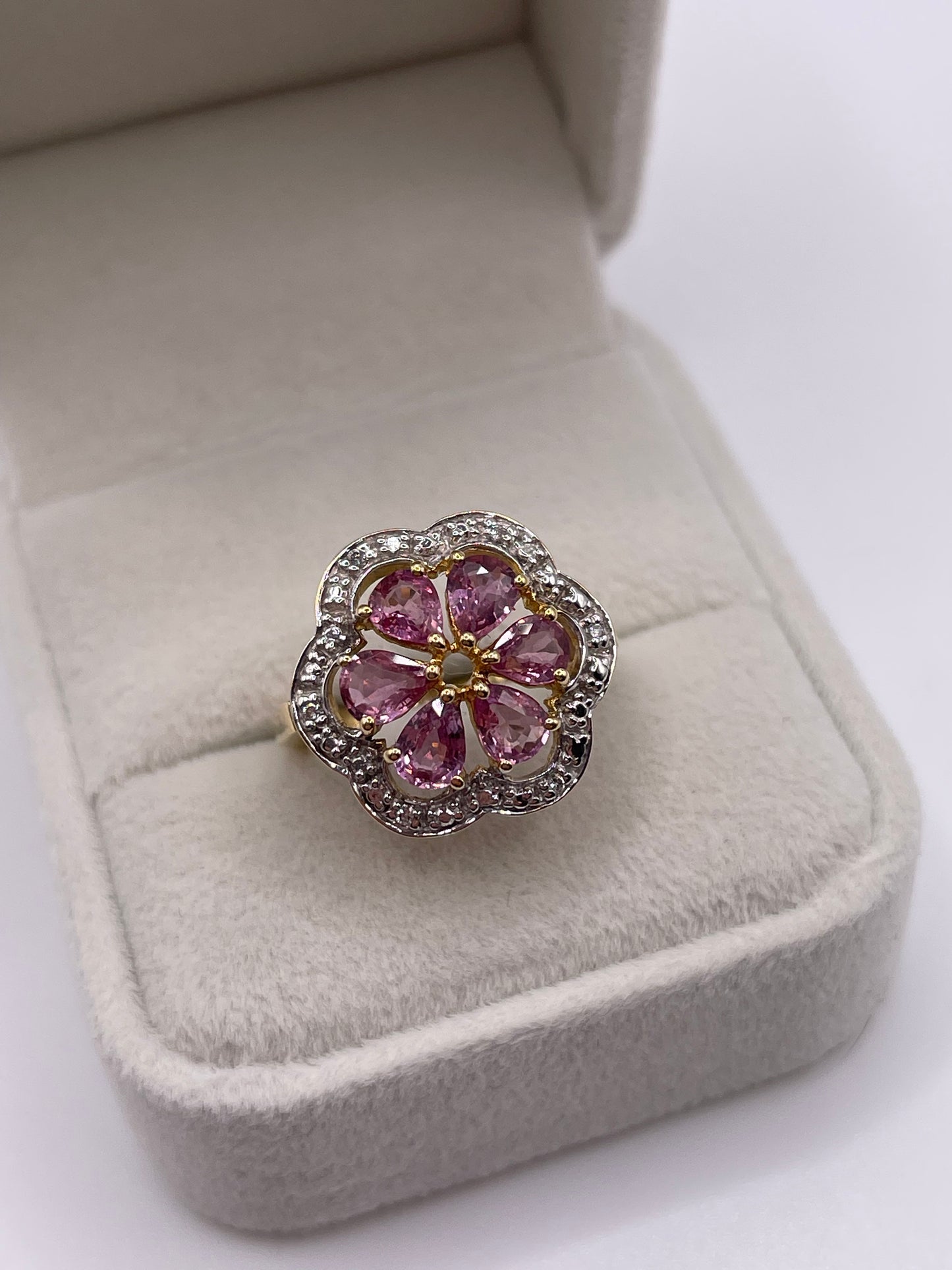 18ct gold pink sapphire and diamond ring