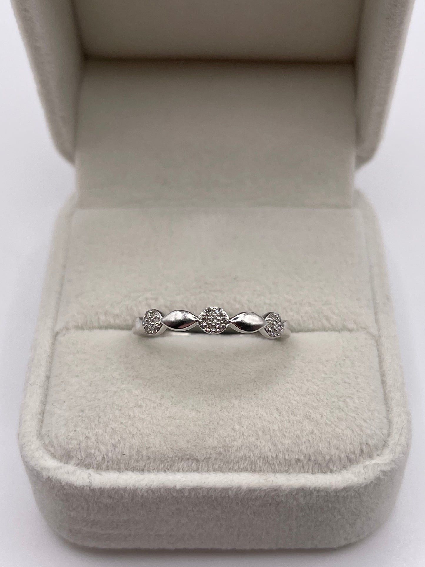 9ct white gold diamond ring