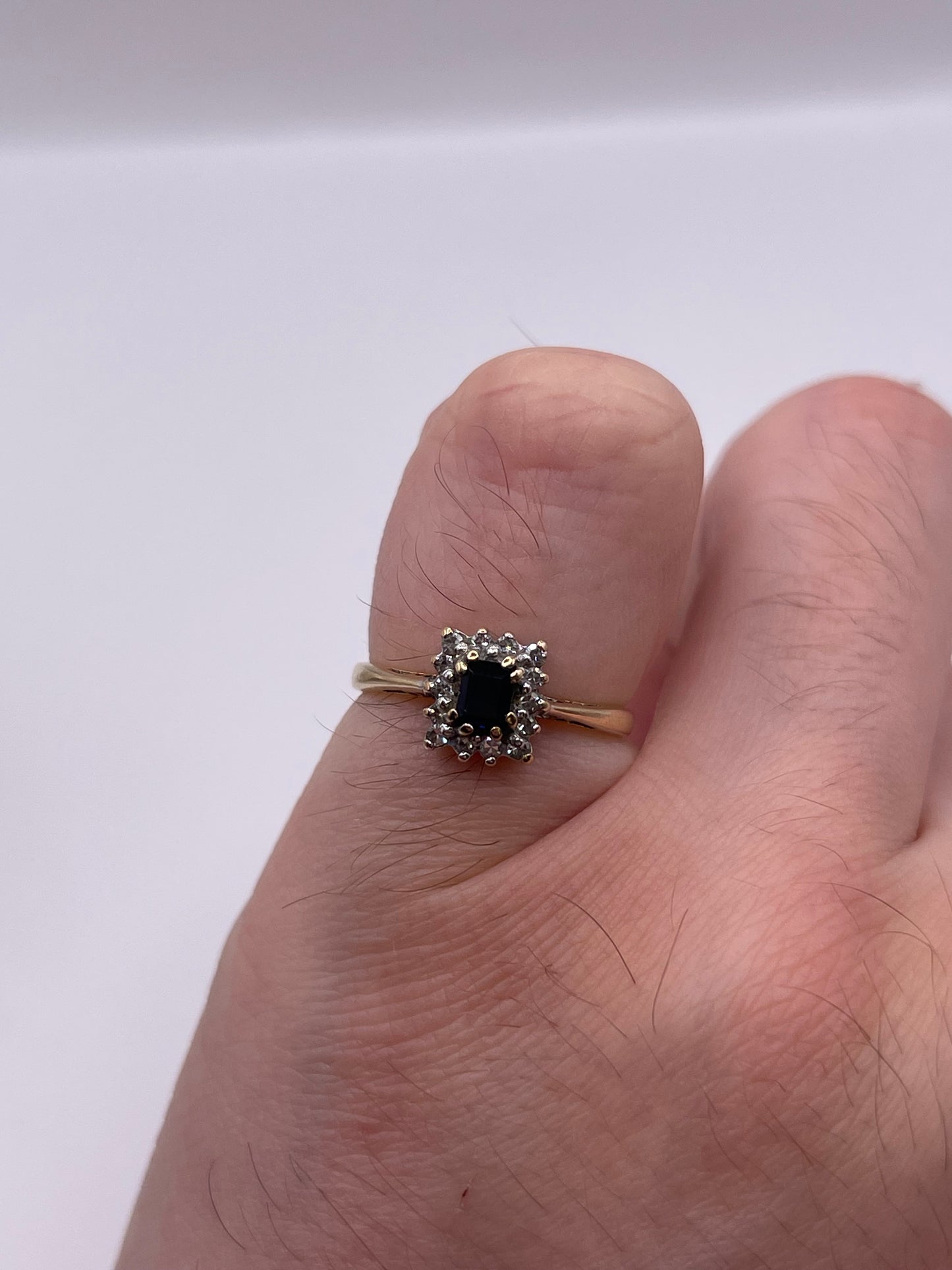 9ct gold sapphire and diamond ring