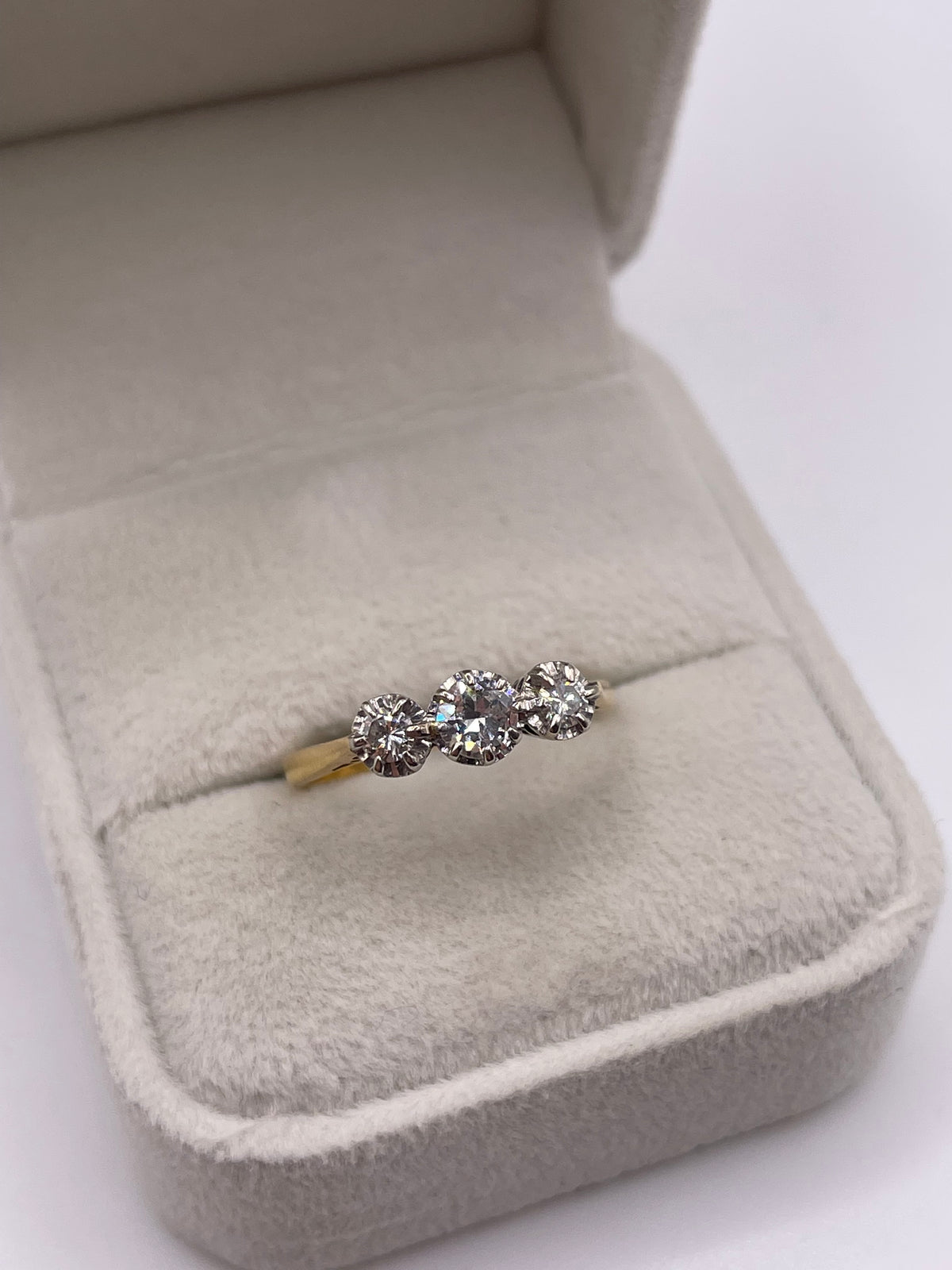 18ct gold diamond ring