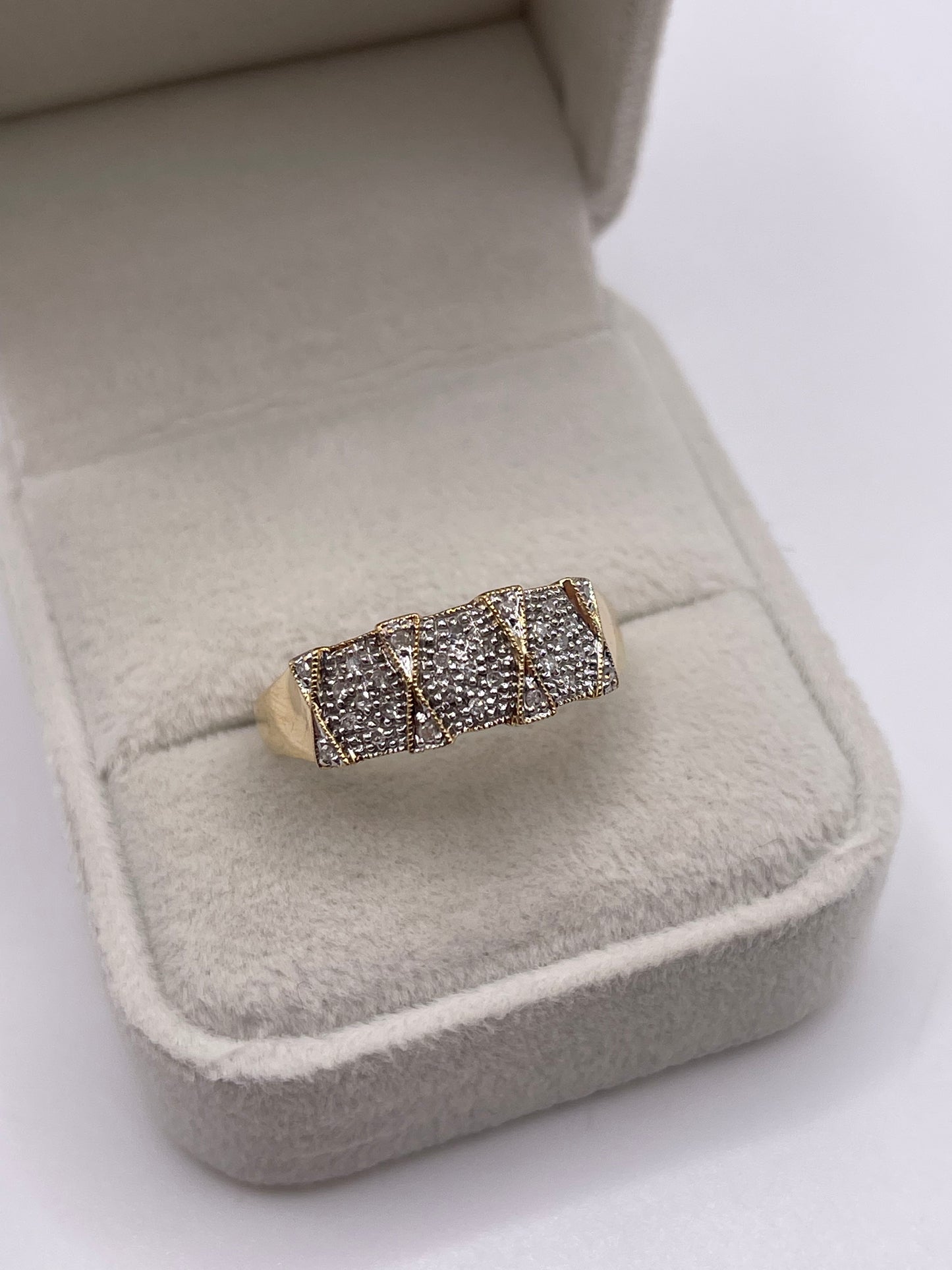 9ct gold diamond cluster ring