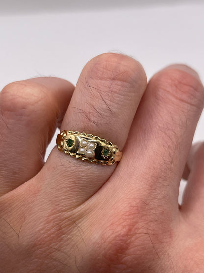 9ct gold emerald and pearl ring