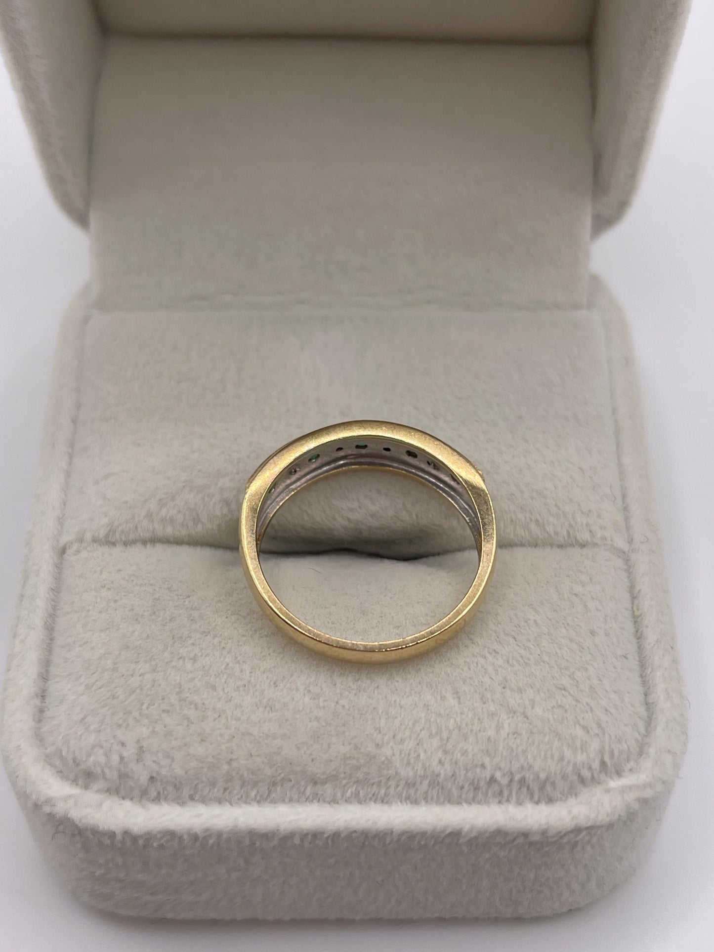 9ct gold emerald and diamond ring