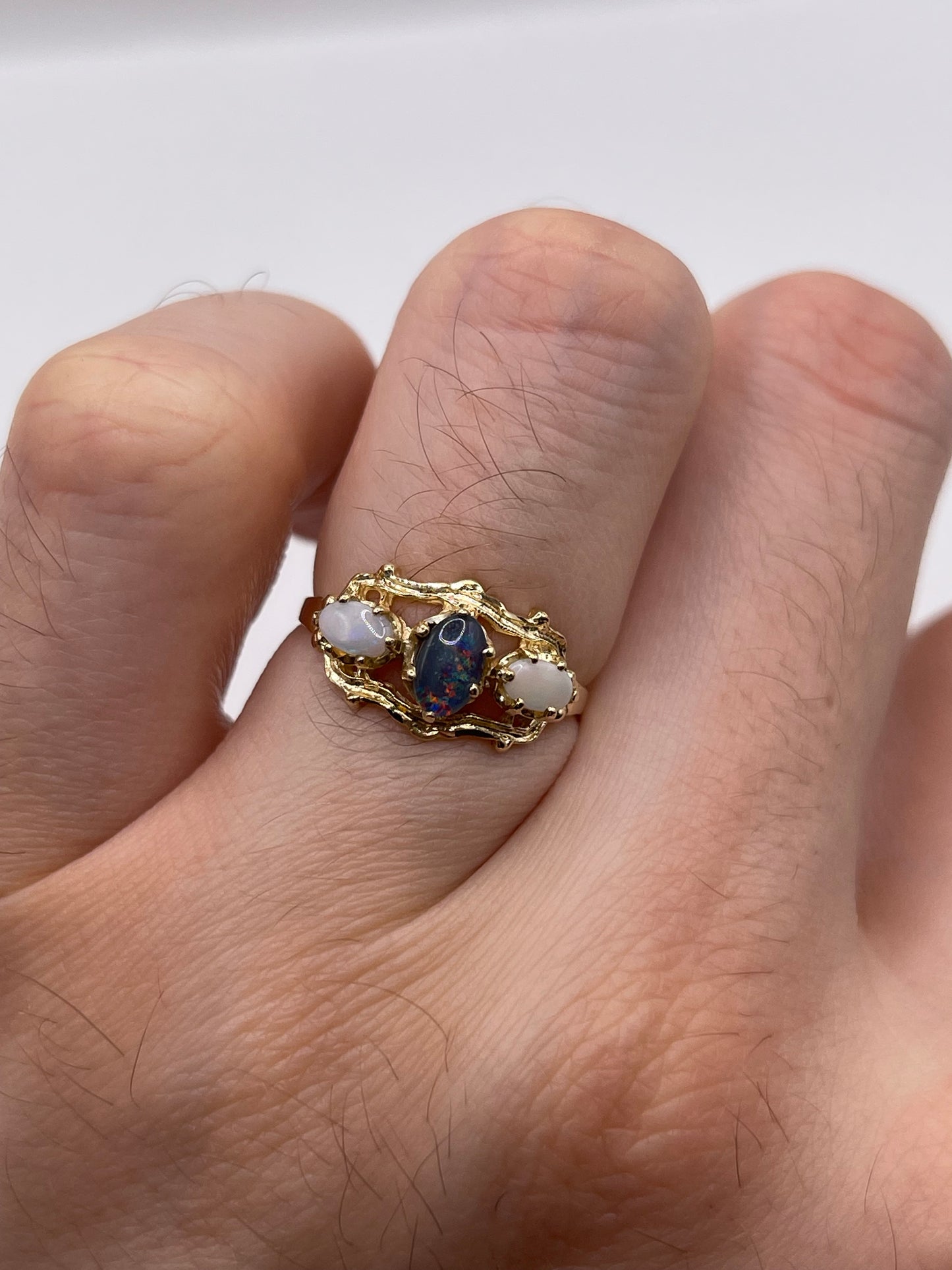 9ct gold opal ring