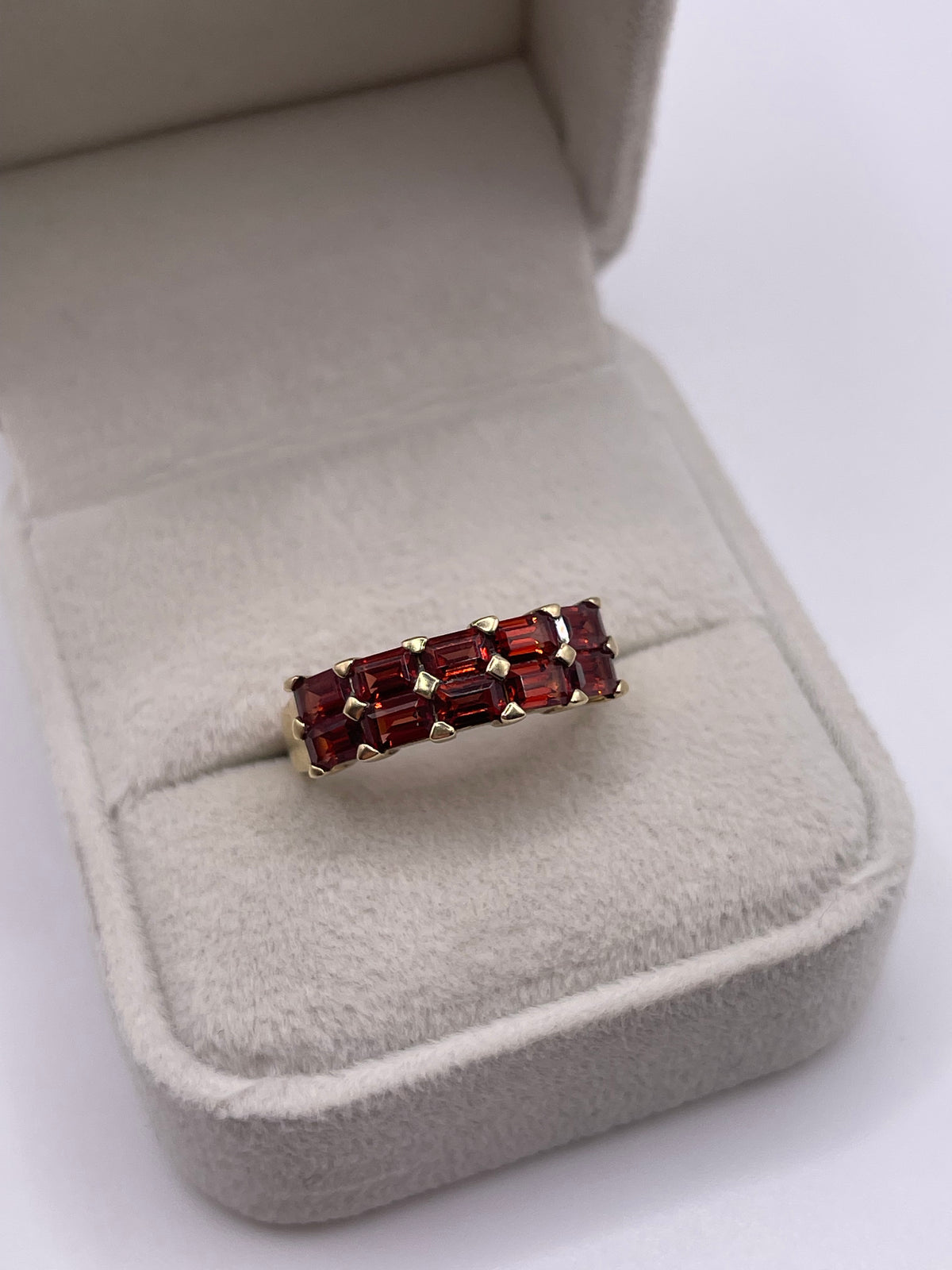 9ct gold garnet cluster ring