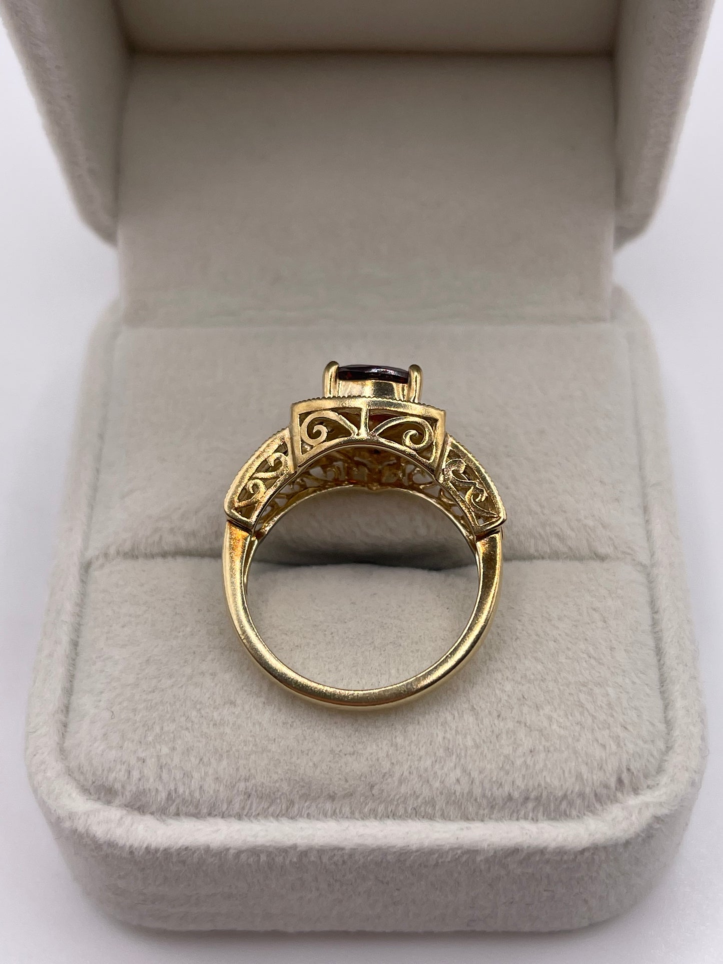9ct gold garnet cluster ring