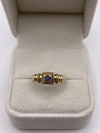 9ct gold sapphire ring