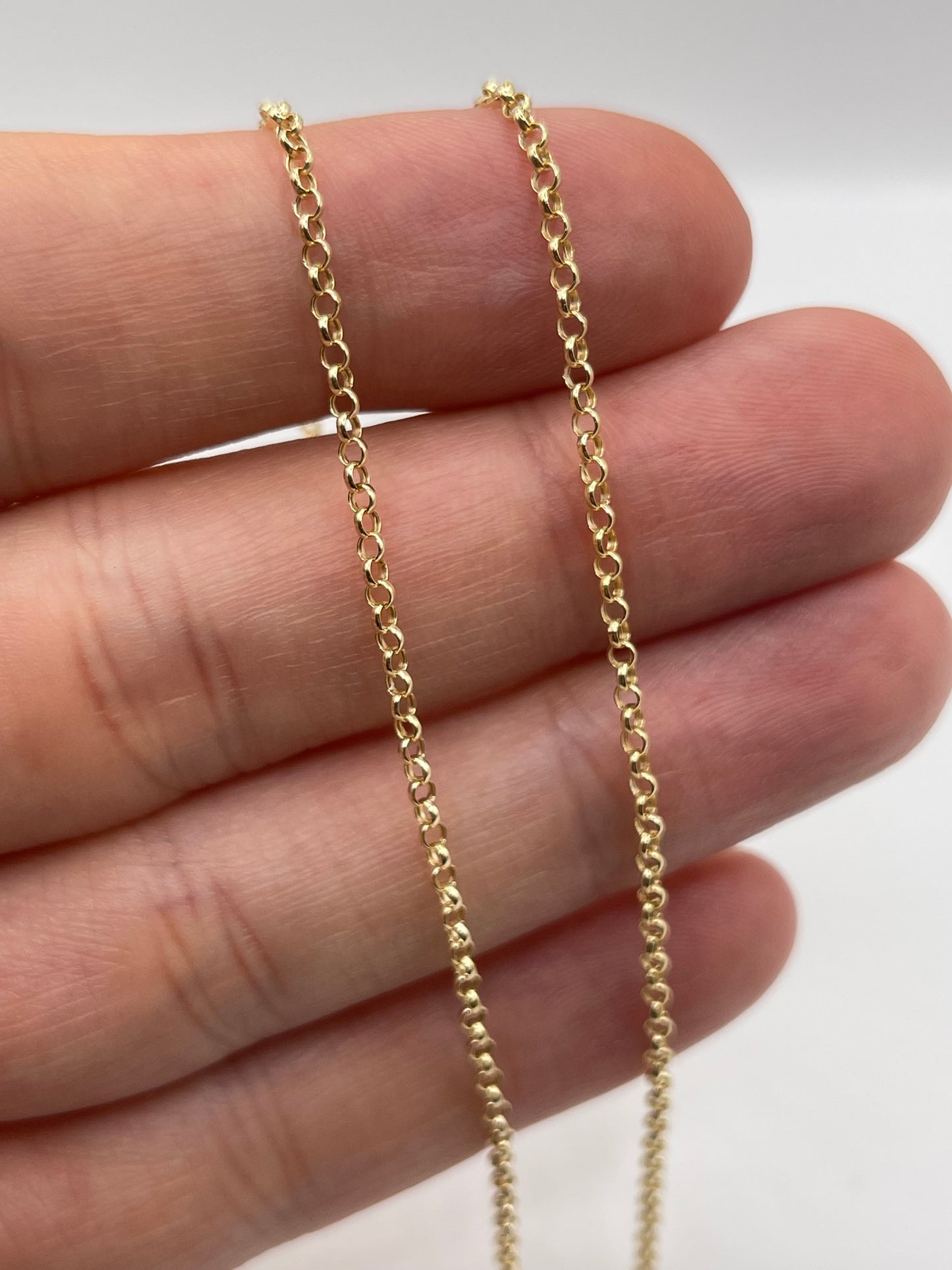 9ct gold chain L