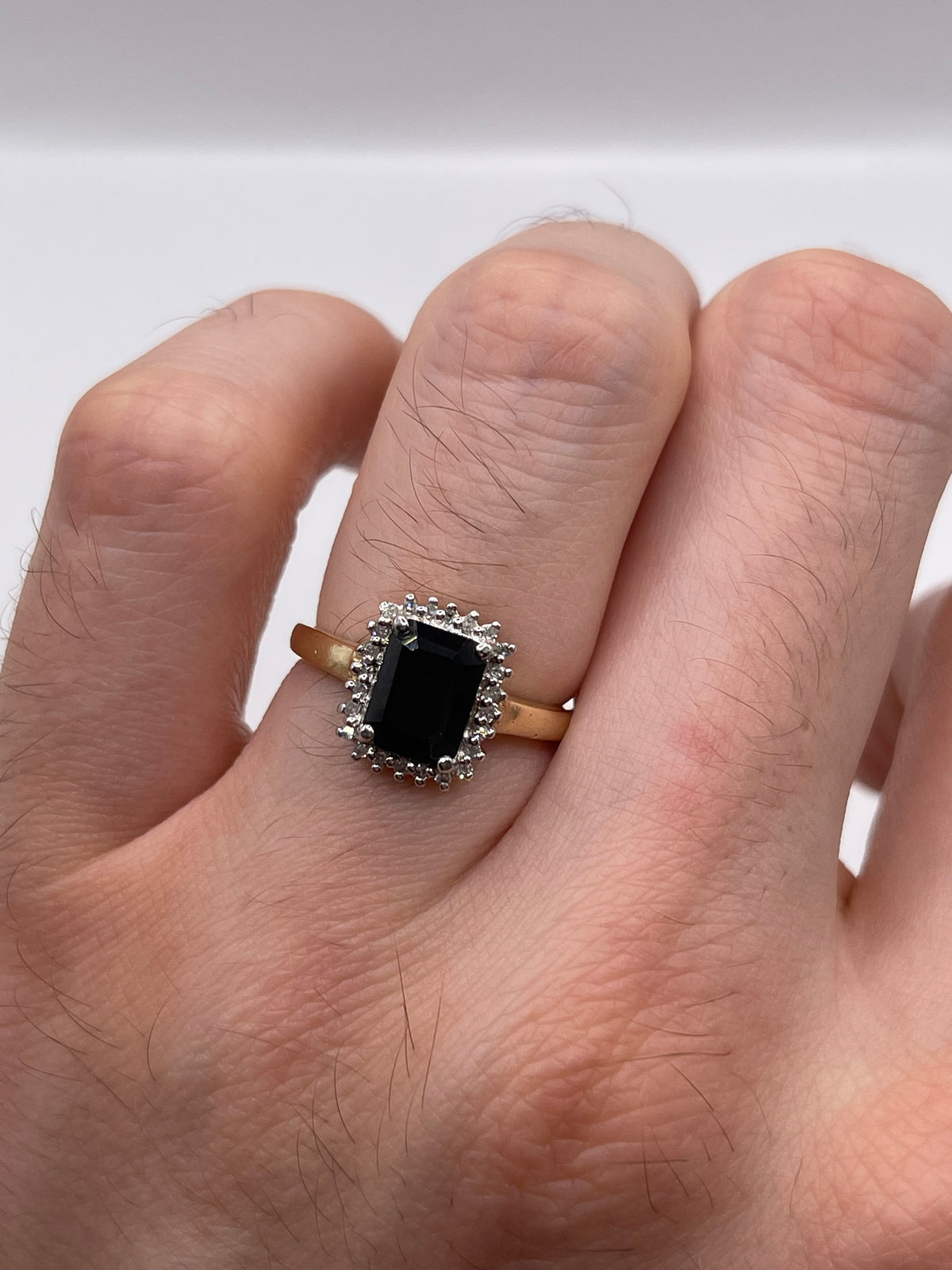 9ct gold sapphire and diamond ring