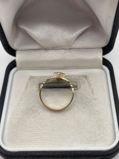 9ct gold amethyst claddagh ring