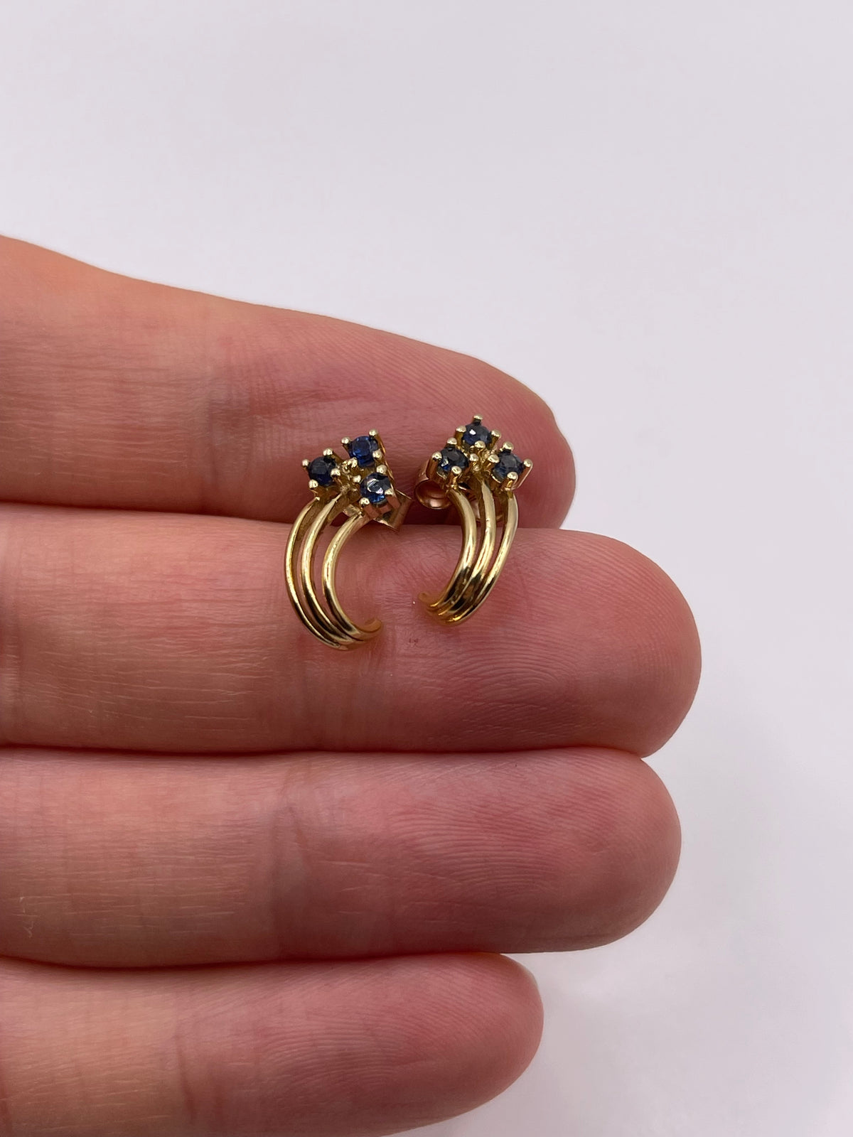 9ct gold sapphire earrings