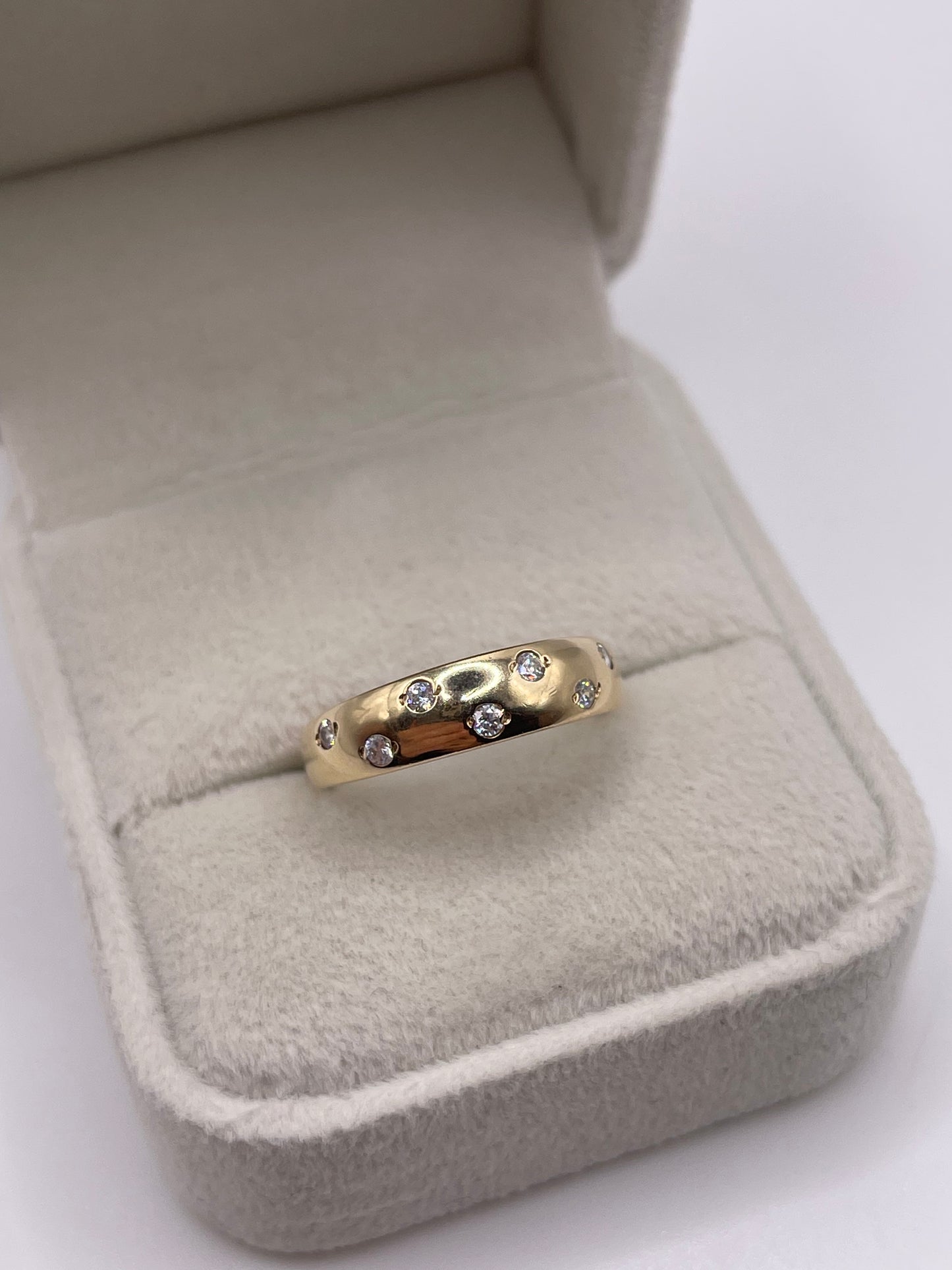9ct gold cz ring