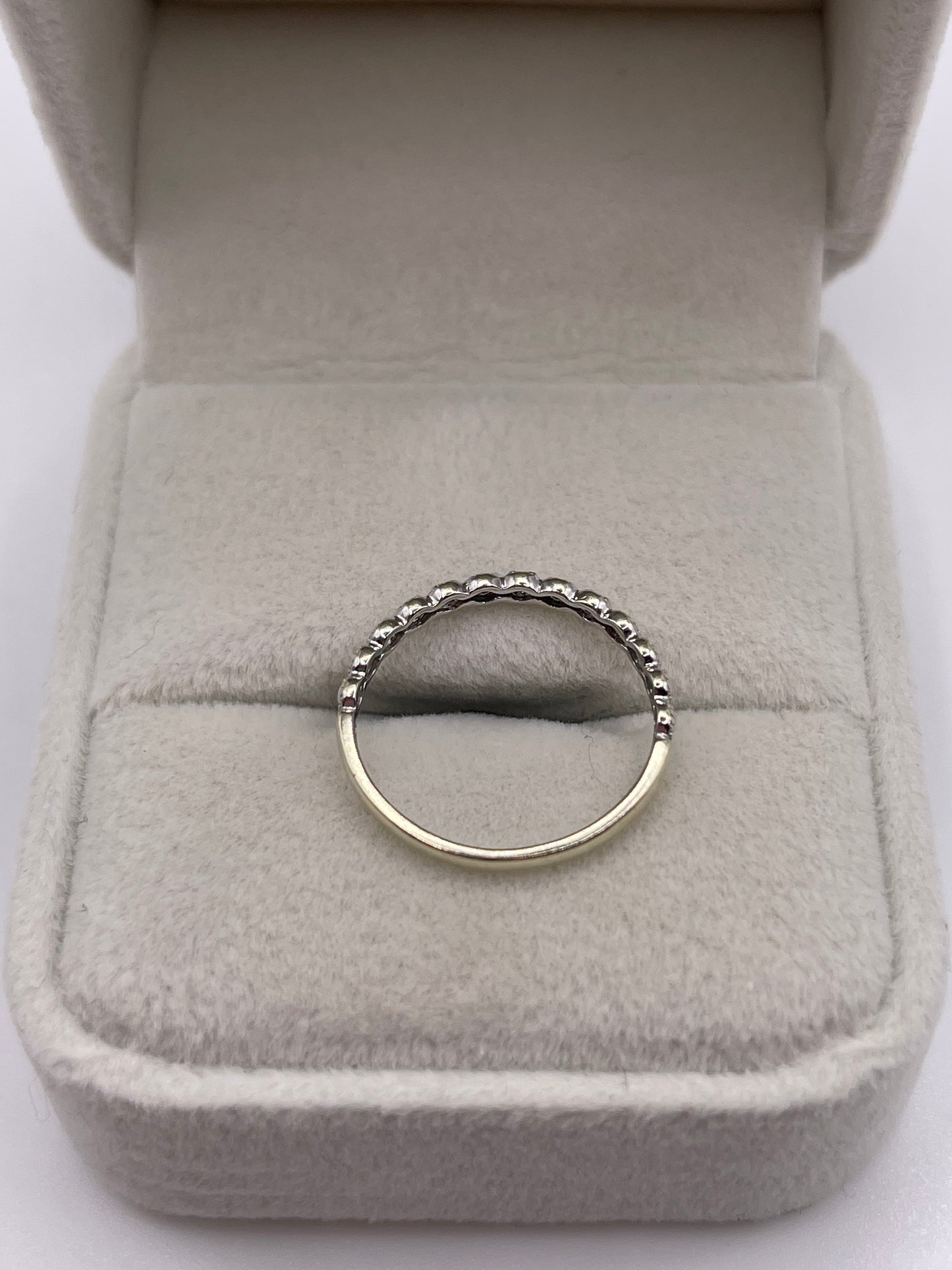 9ct white gold diamond ring