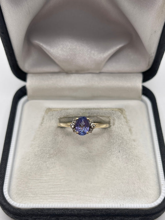 9ct gold tanzanite and zircon ring
