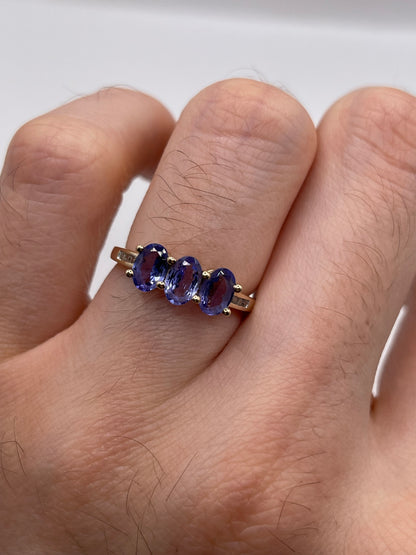 9ct gold tanzanite and diamond ring