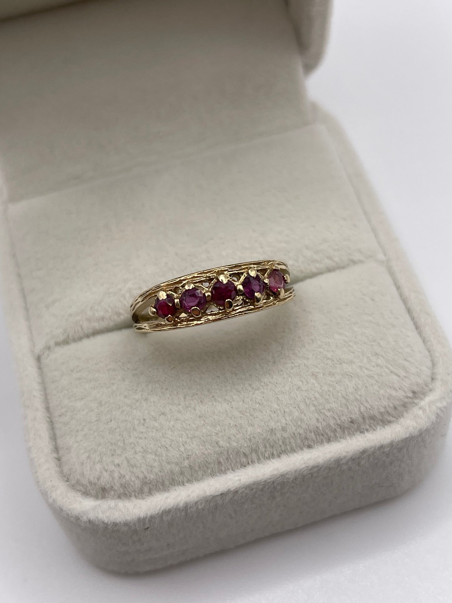 9ct gold ruby ring