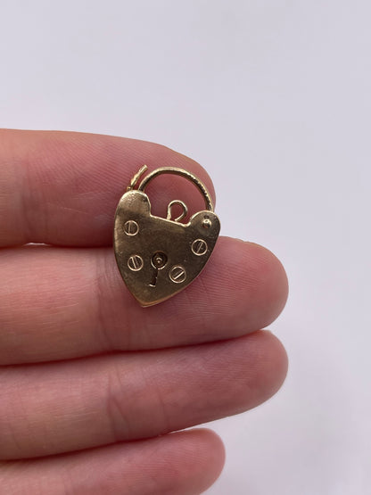 9ct gold padlock 2