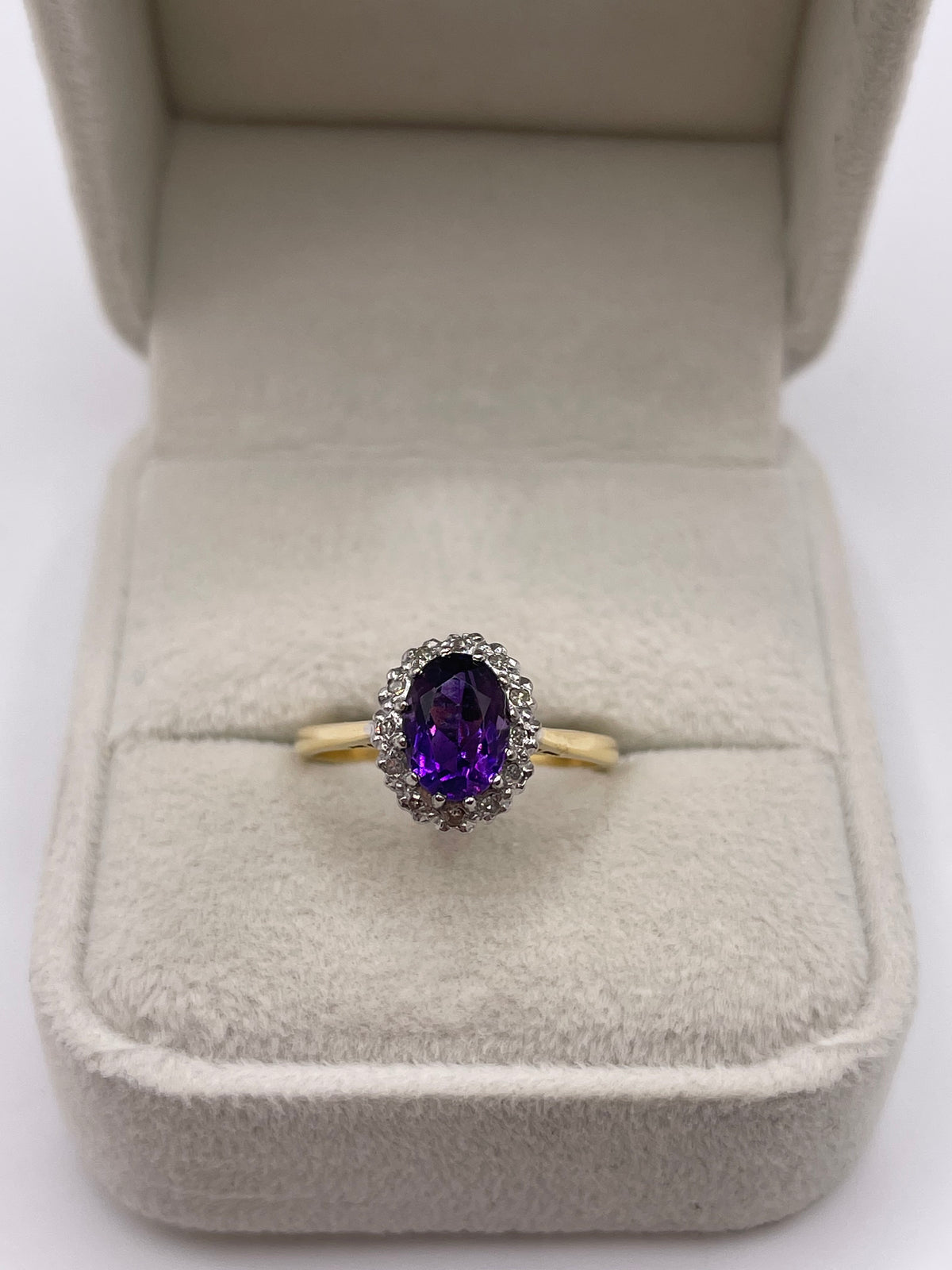 18ct gold amethyst and diamond ring