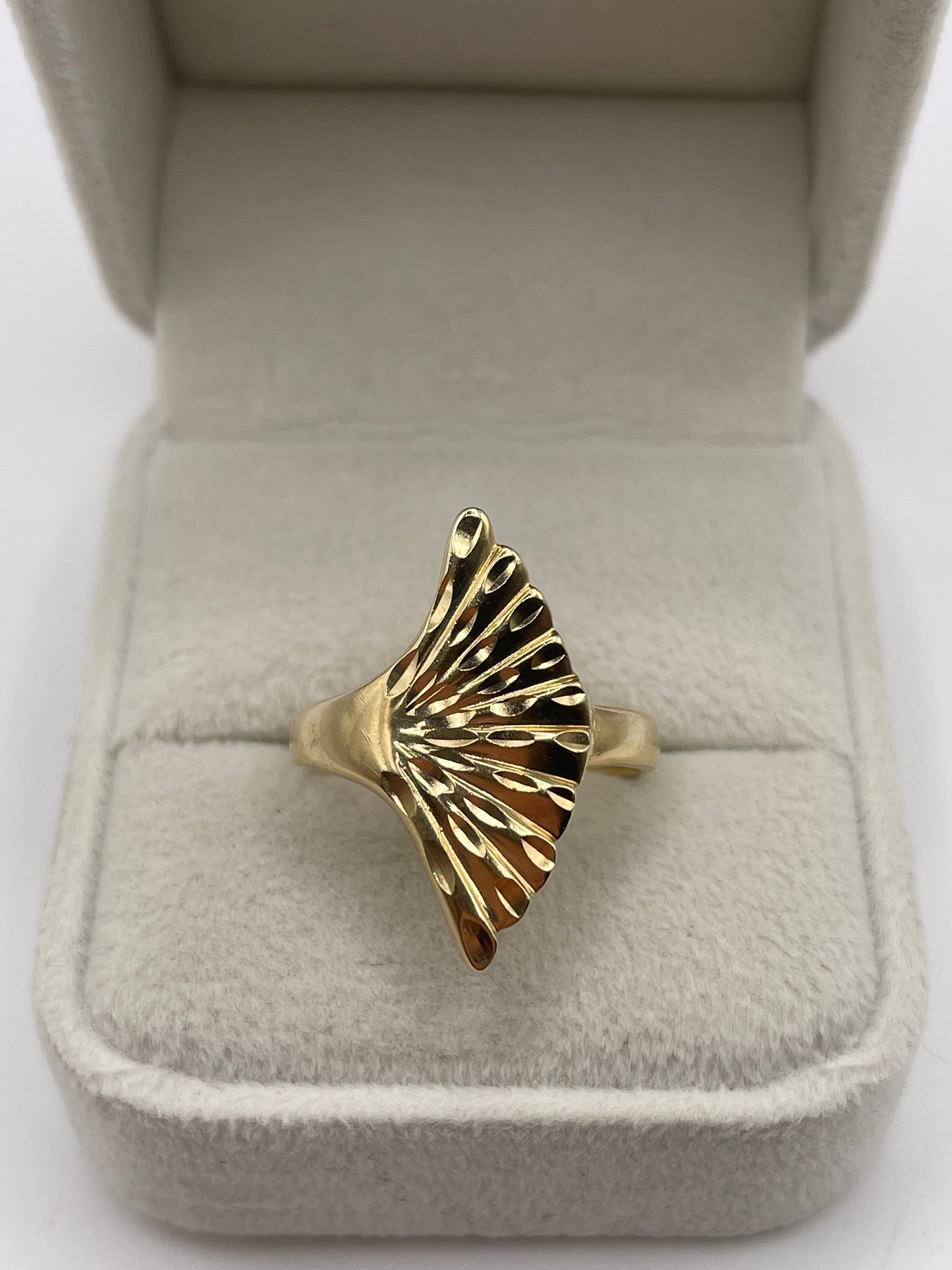 9ct gold ring