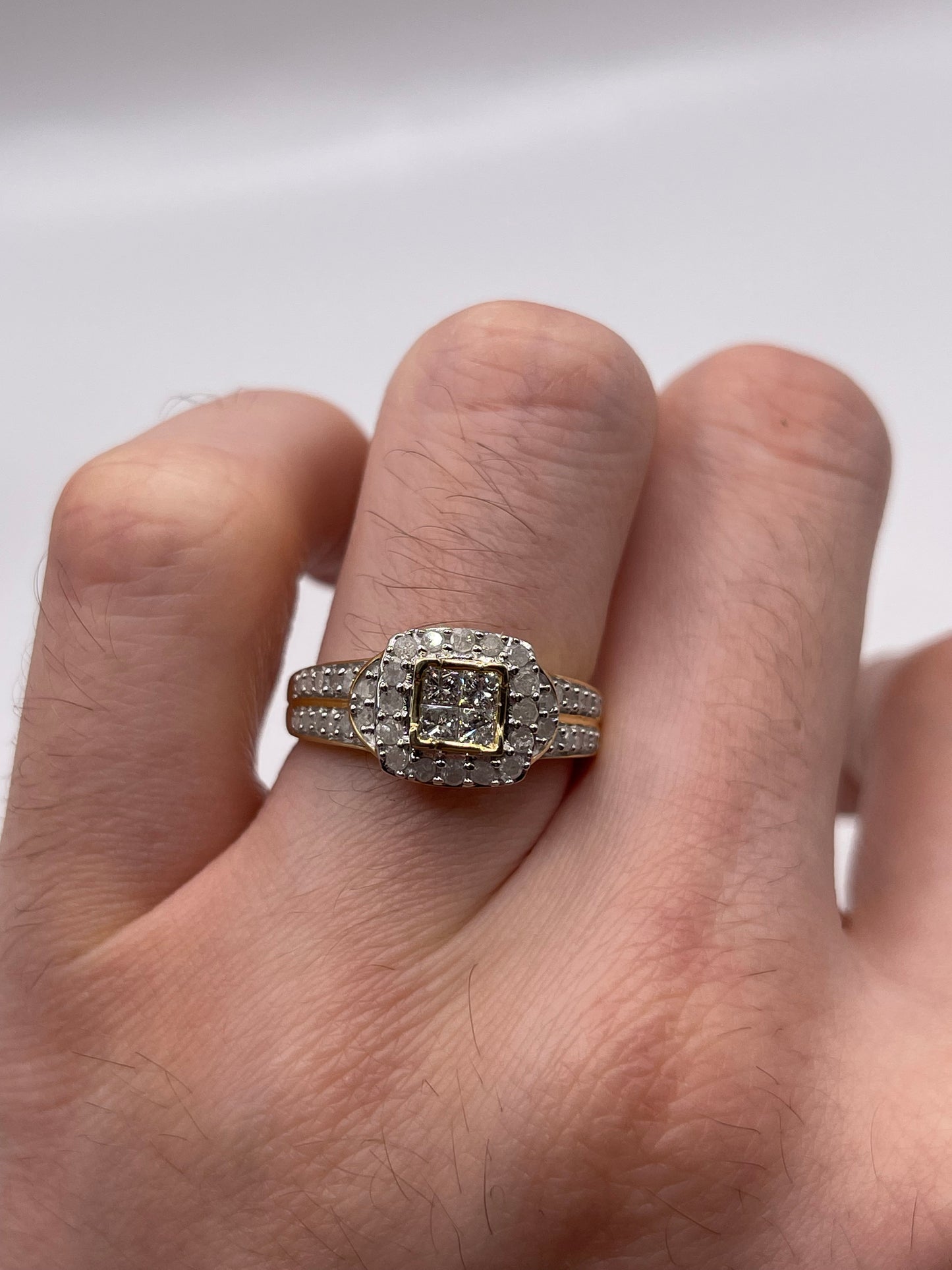 9ct gold diamond cluster ring