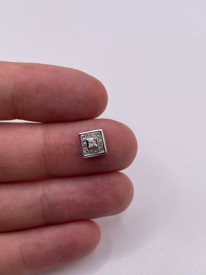 9ct white gold diamond cluster pendant