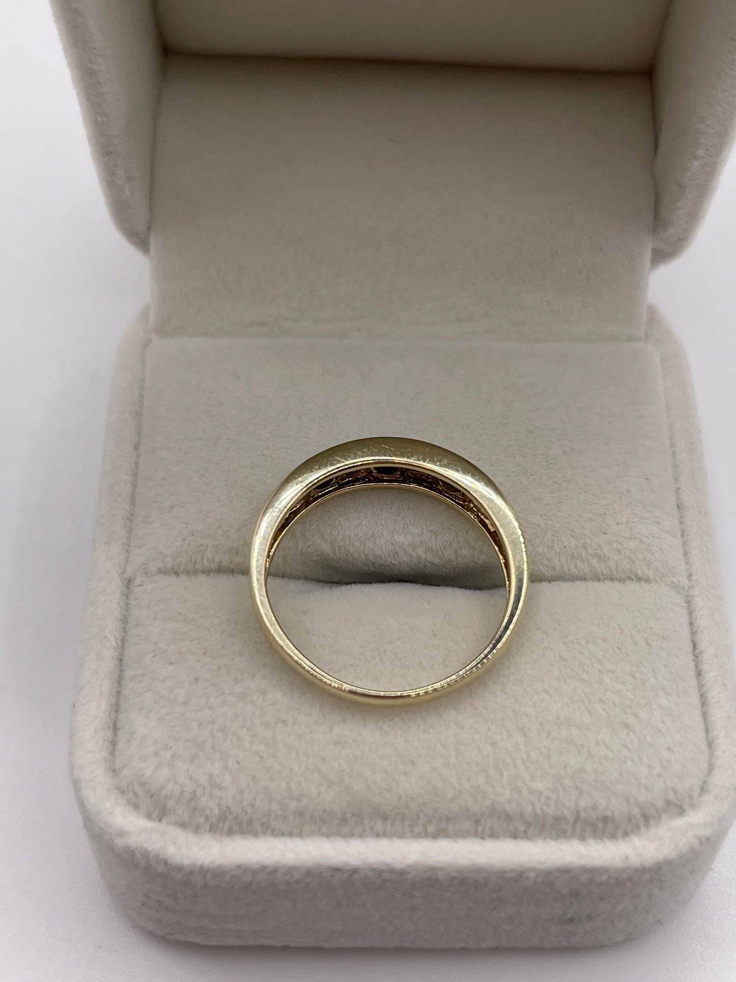 9ct gold tanzanite and diamond ring