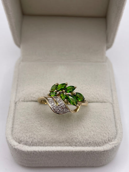 9ct gold diopside and diamond ring