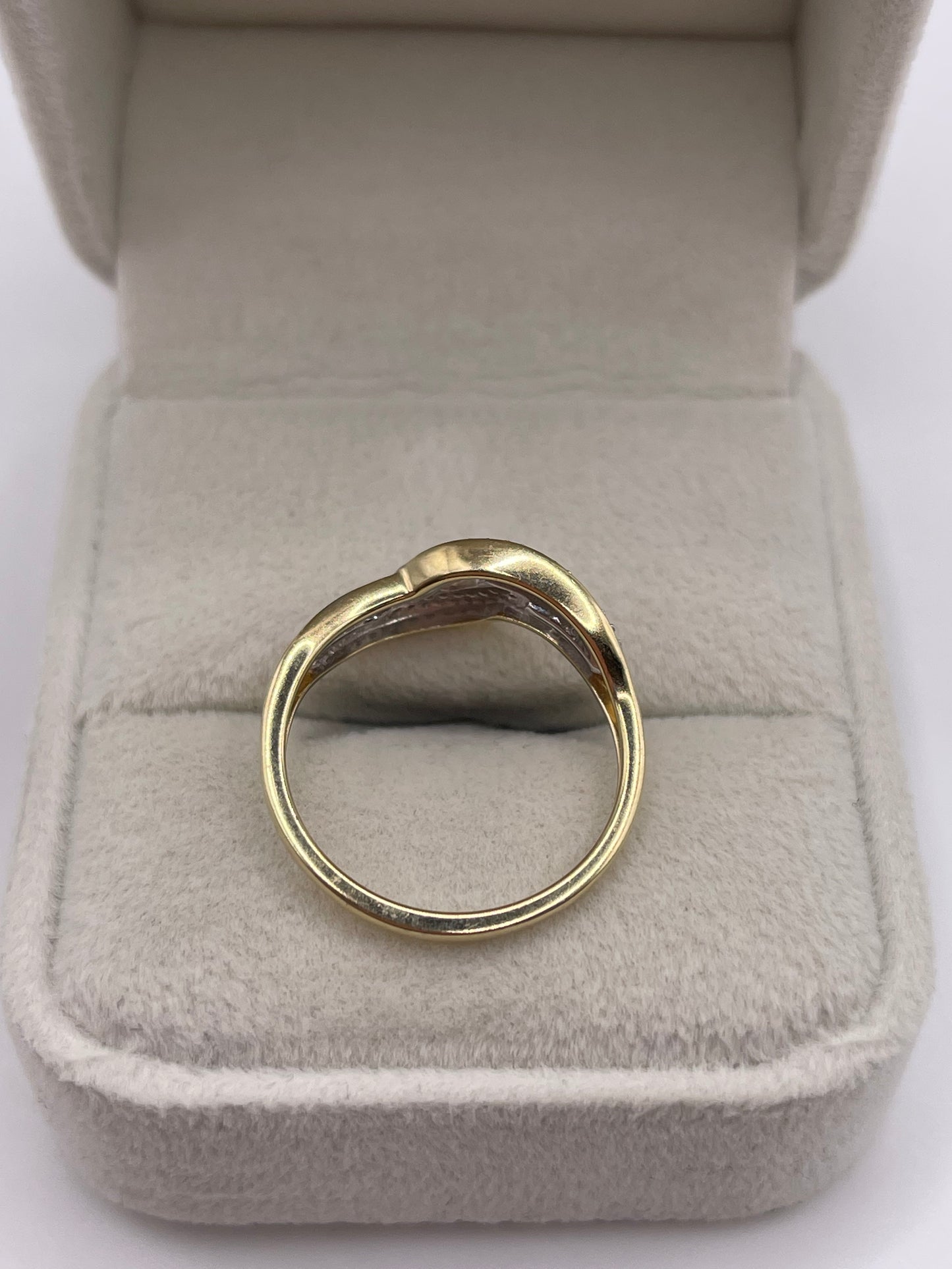 9ct gold diamond cluster ring