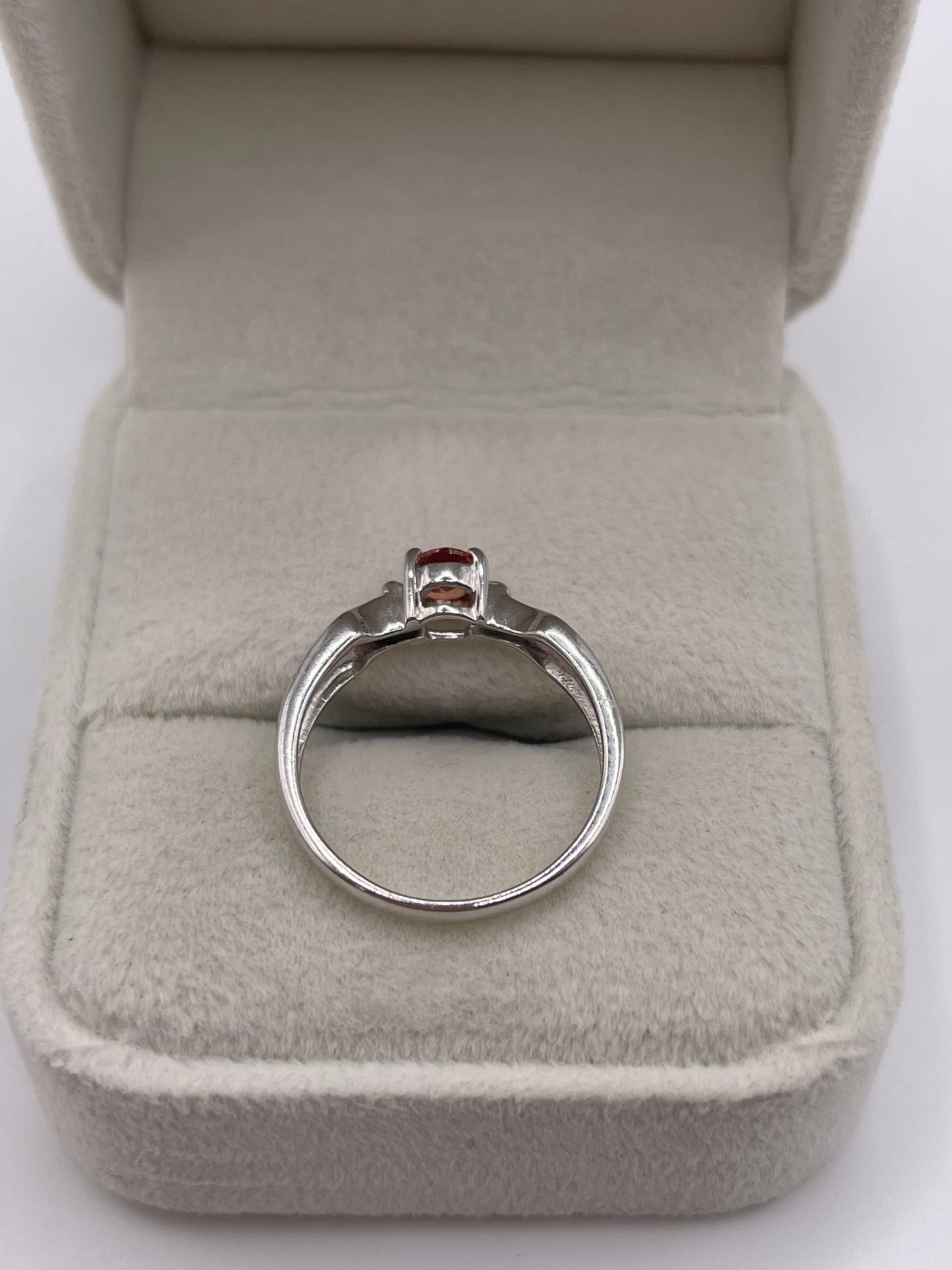 18ct white gold sapphire ring