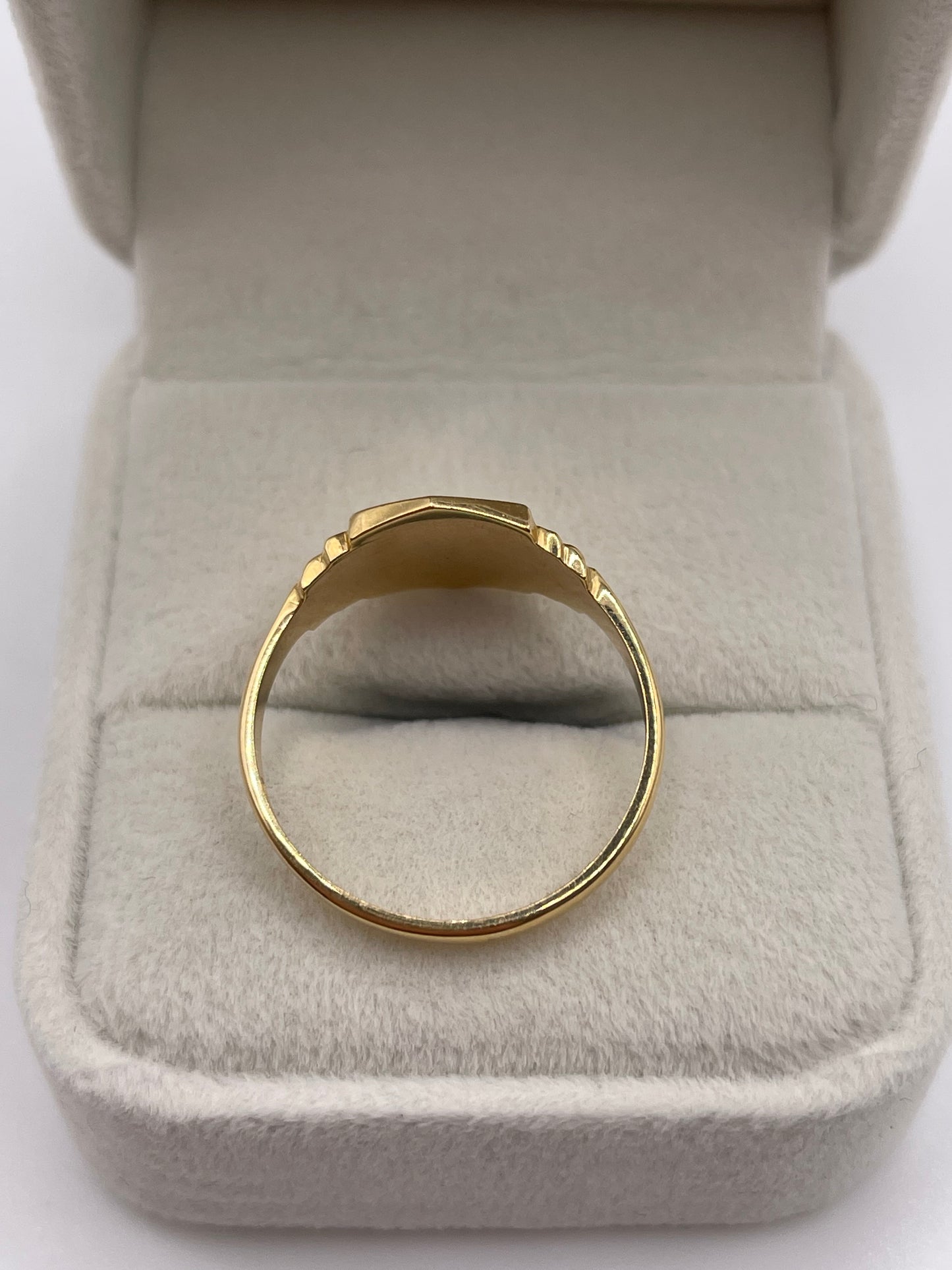 Heavy 18ct gold signet ring
