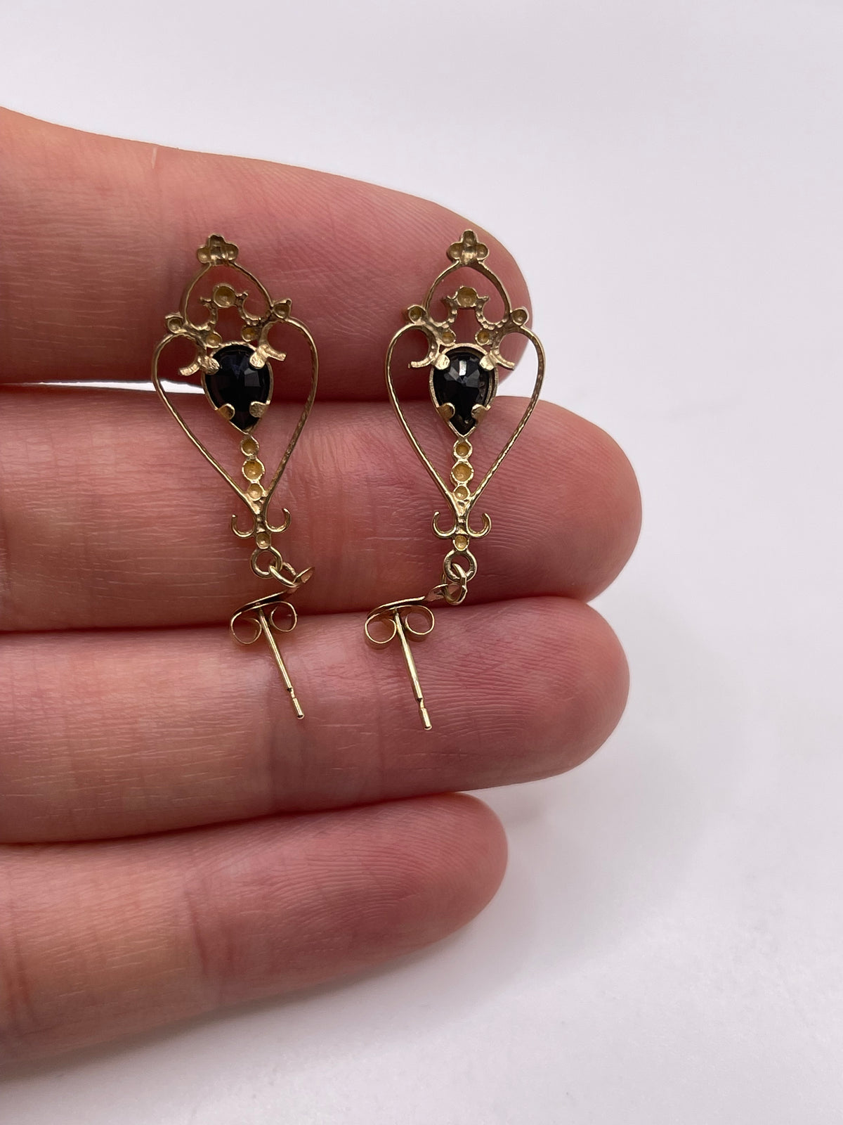 9ct gold sapphire earrings