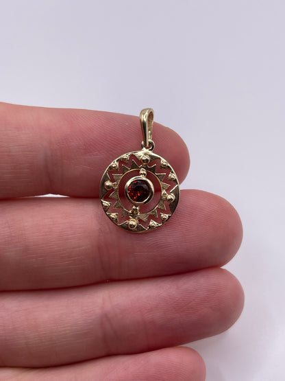 9ct gold garnet pendant
